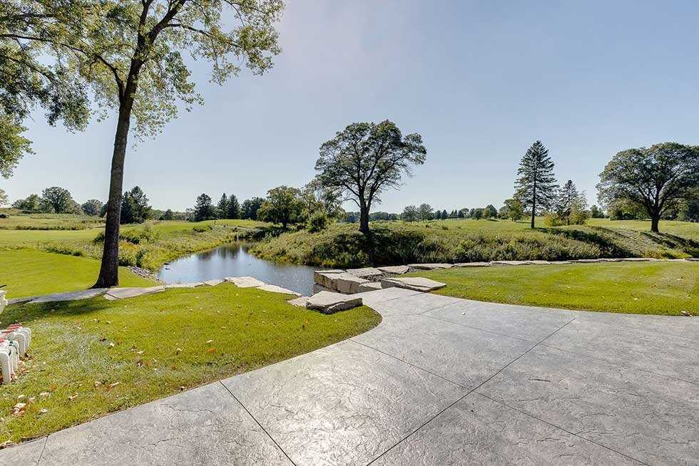 outdoor-pathway-construction